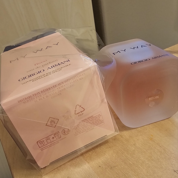 Giorgio Armani My Way Floral Eau de Parfum 3 Oz 90 mL Perfume For Women - Picture 5 of 7